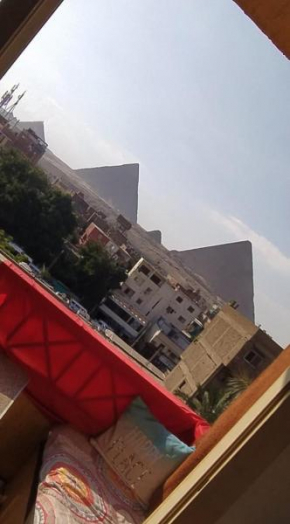 close pyramids view
